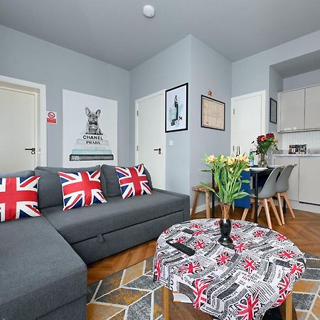 1 Bedroom Flat In Wood Green Piccadilly Line Лондон Екстер'єр фото