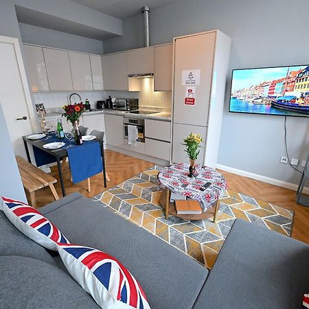 1 Bedroom Flat In Wood Green Piccadilly Line Лондон Екстер'єр фото
