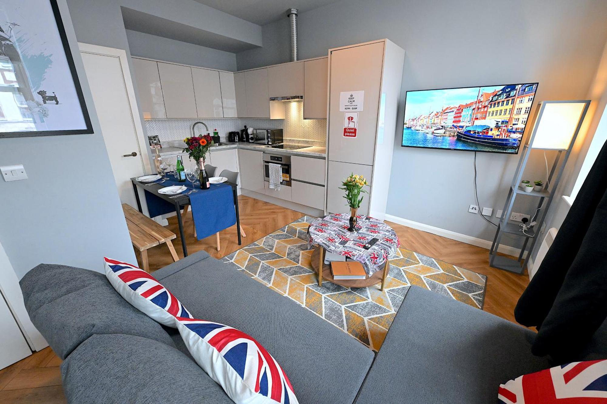 1 Bedroom Flat In Wood Green Piccadilly Line Лондон Екстер'єр фото